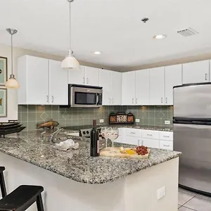 Grand Panaama With Ocean View Apartment