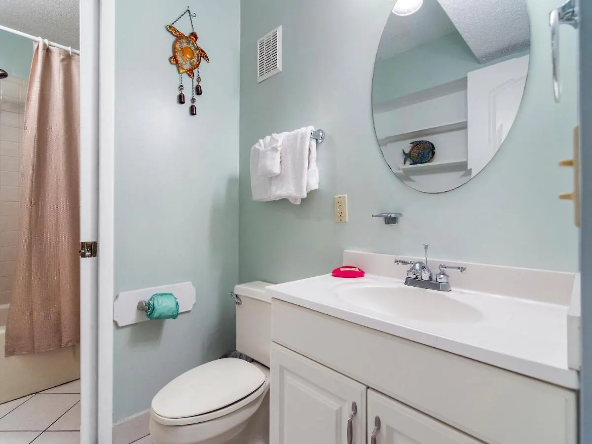 Apartment Summit 1231, 1 Bedroom, Sleeps 6, Beachfront, Wi-Fi Panama City Beach United States